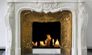 Camini classici in marmo