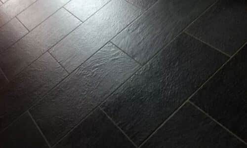 La Pietra di Savoia richiede una certa manutenzione per mantenere il suo aspetto elegante e pulito